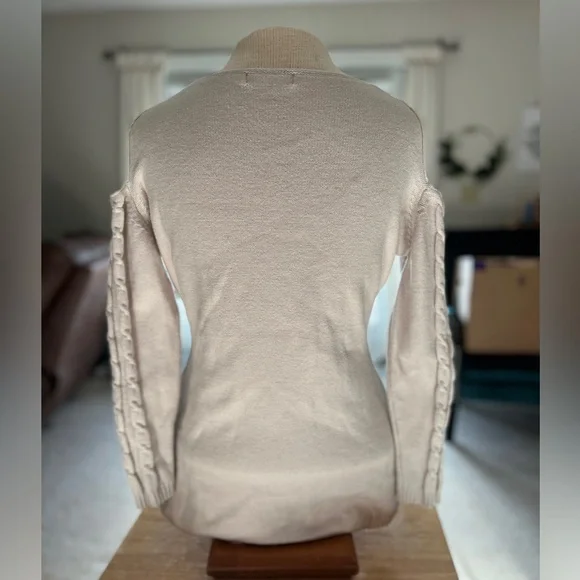 Elegant Women's Cable Knit Sweater - Beige Cold Shoulder Large - Picture 5 of 5